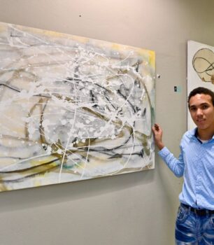 Jonathan David Méndez, prodigio del arte, presenta quinta exhibición artística en Metro de Santo Domingo