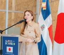 Alcaldía del DN recibe cuatro camiones recolectores donados por Gobierno de Japón