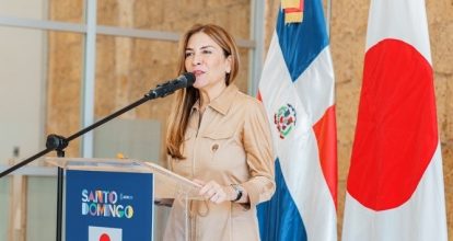 Alcaldía del DN recibe cuatro camiones recolectores donados por Gobierno de Japón