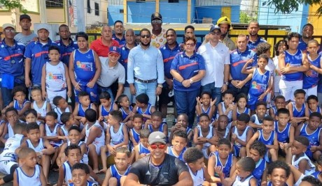 Interior y Policía e Inefi imparten Charla de Seguridad Ciudadana a niños de Santiago