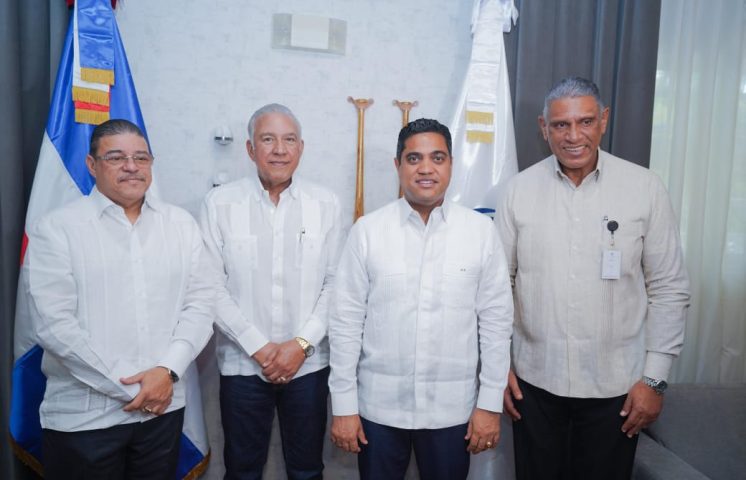 Kelvin Cruz asume en el Ministerio de Deportes y anuncia escuchará a todos los sectores