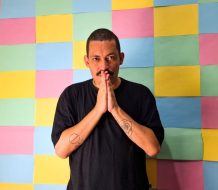 OMorador lanza el audiovisual de su primer tema, “Sem Bateria”.