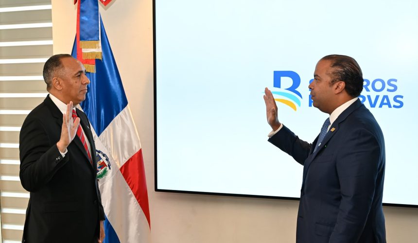 Nelson Arroyo asume vicepresidencia de Seguros Reservas