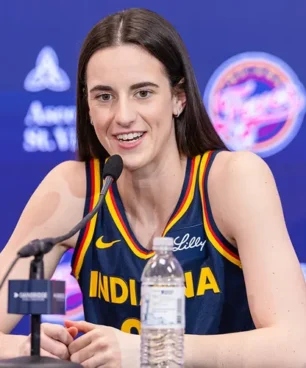 Caitlin Clark Establece Récord de Triples para Novatas en la WNBA