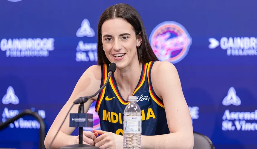 Caitlin Clark Establece Récord de Triples para Novatas en la WNBA