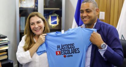 La Alcaldía de SPM también realiza cambio de Escolares por Plásticos; entregan más de 5 mil kits