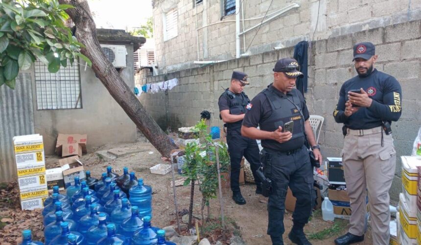 CECCOM desmantela red de fabricantes de bebidas alcohólicas adulteradas con más de 500 unidades