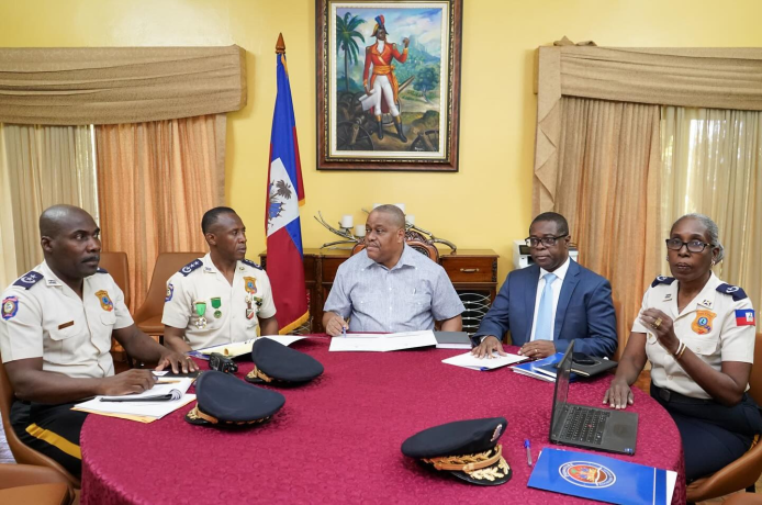 Gobierno haitiano en alerta por avance de bandas hacia frontera con RD