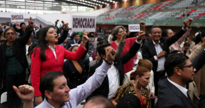 El Senado de México aprueba una controversial reforma judicial tras interrupción de manifestantes