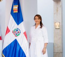 Abinader designa nuevos cónsules, embajadores y directora del Despacho Presidencial