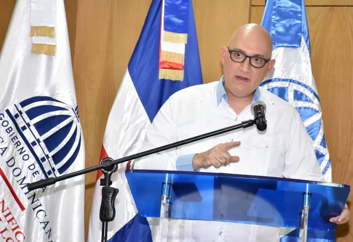 Ministro dice reforma a la administración pública busca hacer al Estado más capaz y eficiente