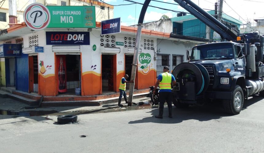 Alcaldía del DN refuerza operativos de limpieza de filtrantes e imbornales ante incidencia de las lluvias