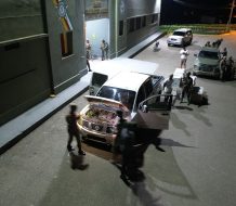 Ejército incauta 200 mil unidades de cigarrillos en el famoso callejón de la Jeepeta en Los Miches-Dajabón