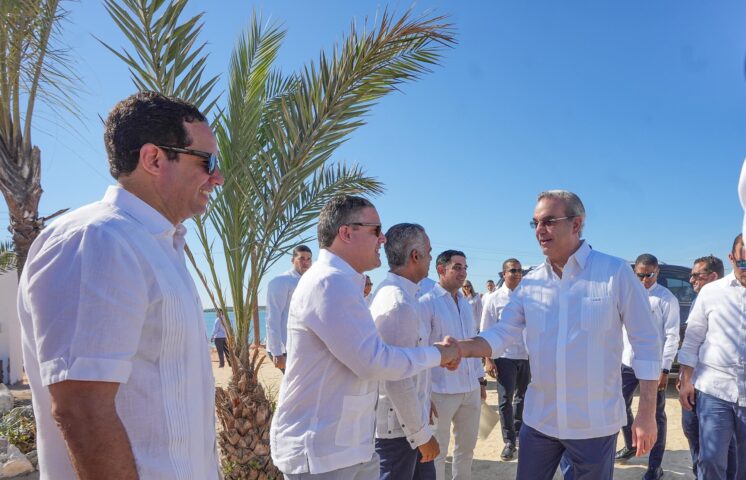 Jean Luis Rodríguez anuncia llegada de nuevo crucero a Port Cabo Rojo en octubre y la inauguración de la fase 2