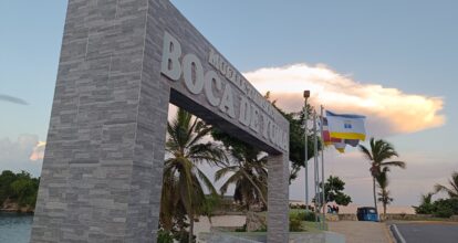 General Osoria realiza una visita de supervisión del tránsito en Boca de Yuma