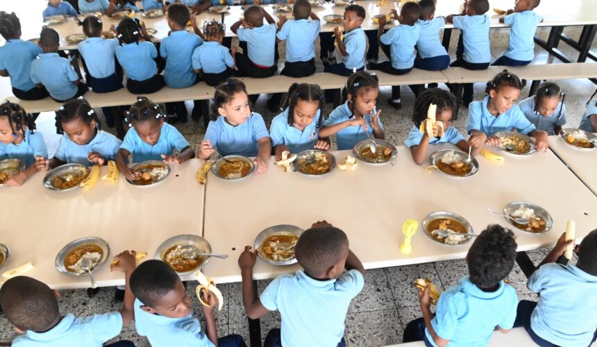 INABIE resalta alimentación escolar mantuvo efectividad sobre el 95% durante la primera semana de clases