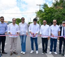 Collado inaugura reconstrucción calle Pastor Domingo de la Cruz en Verón, PC 