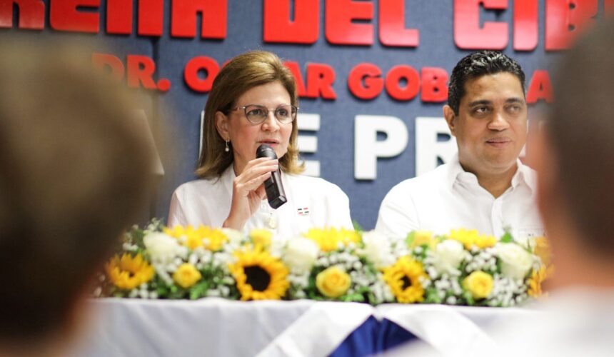 Raquel Peña reafirma el respaldo del gobierno al Mundial Femenino Juvenil Sub-17 durante supervisión en Santiago