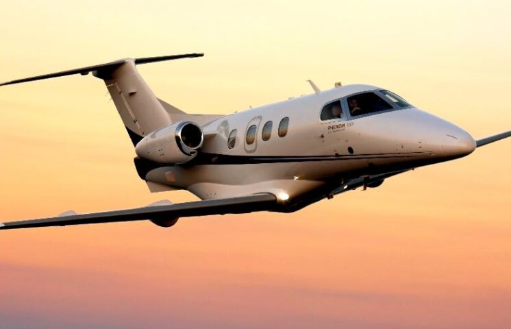 Cuatro aeromozos se declaran culpables de llevar millones de dólares del narco desde EEUU y RD