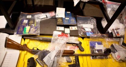 Operación Búfalo NK: autoridades decomisaron dos toneladas de cocaína, armas y dinero