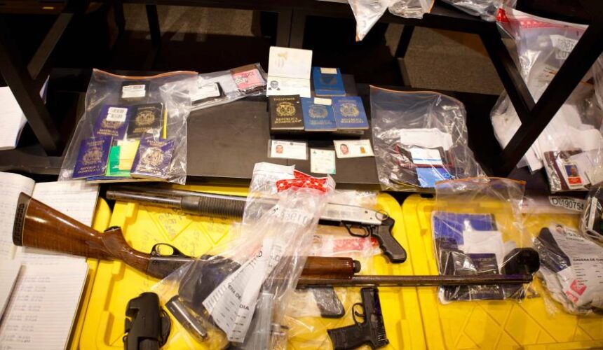 Operación Búfalo NK: autoridades decomisaron dos toneladas de cocaína, armas y dinero