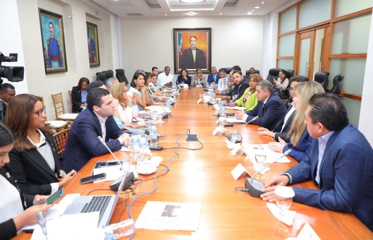 Diputados escuchan propuestas sobre proyecto de Modernización Fiscal