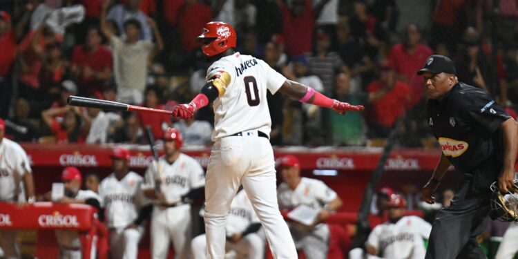 Escogido derrota 3 carreras por 2 a los Tigres del Licey 