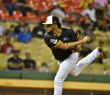 Águilas ganaron a Estrellas en casa con nuevo manager