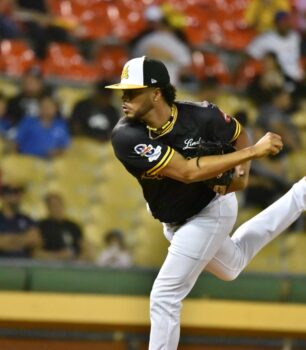 Águilas ganaron a Estrellas en casa con nuevo manager
