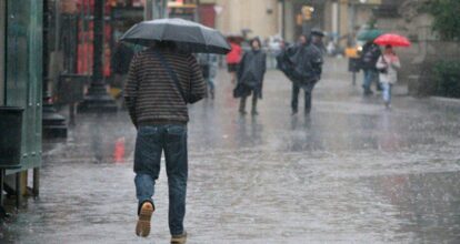 Indomet pronostica aguaceros, tormentas eléctricas y ráfagas de viento por vaguada y activa onda tropical