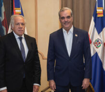 Abinader recibe en el Palacio Nacional al secretario general de la OEA, Luis Almagro