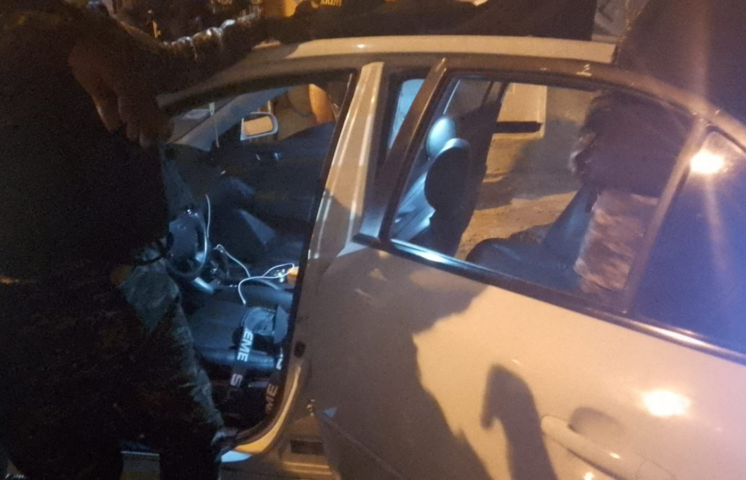 Apresan a tres hombres y una mujer en Santiago; les ocupan pistola ilegal y pertrechos militares