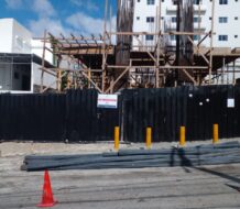 Paralizan construcción de Prado Residences III por violaciones a la ley y daños graves de estructuras en su entorno