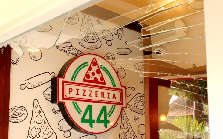 Una mujer resulta herida al explosionar pizzería en Dajabón