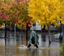 Personas fallecidas, inundaciones y viviendas sin electricidad por ciclón bomba en EE.UU