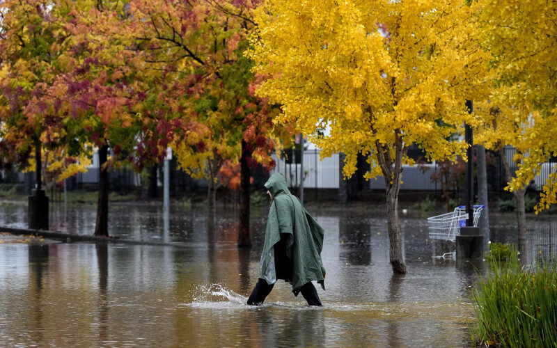 Personas fallecidas, inundaciones y viviendas sin electricidad por ciclón bomba en EE.UU