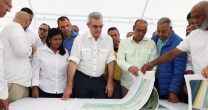 Presidente Luis Abinader supervisa los trabajos del malecón de Nagua