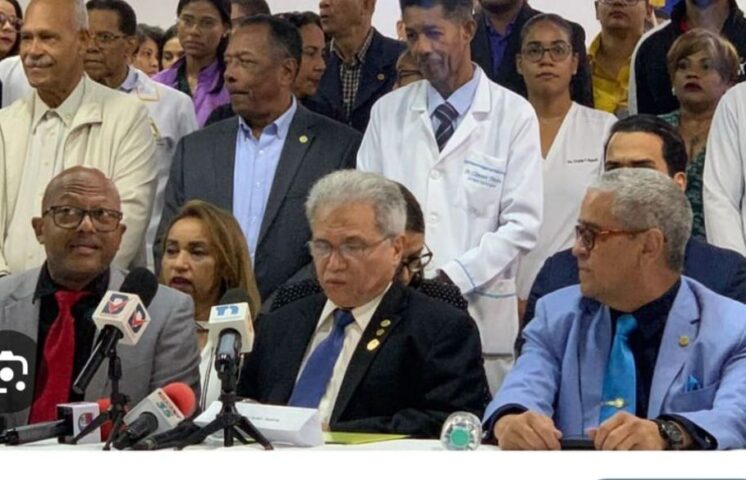 ¡No hay consultas! Colegio Médico convoca a huelga por cuatro días