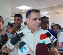 Ministro de Hacienda anuncia reducción del 20% en presupuesto de publicidad para 2025