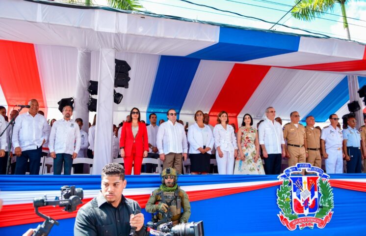 Celebran los 180 aniversario de la Constitución con el lema alma y escudo