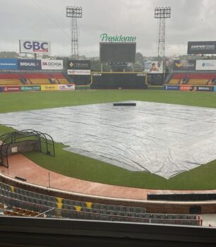 Condición climática complica juego entre Águilas y Toros del Este en Estadio del Cibao