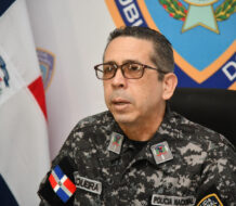 Policía y Ministerio Público investigan ataque a tiros contra pareja que viajaba en yipeta