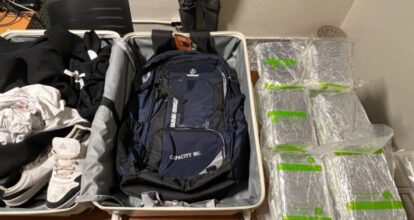 Intervienen extranjero viajaría a España con 40 paquetes presumiblemente cocaína