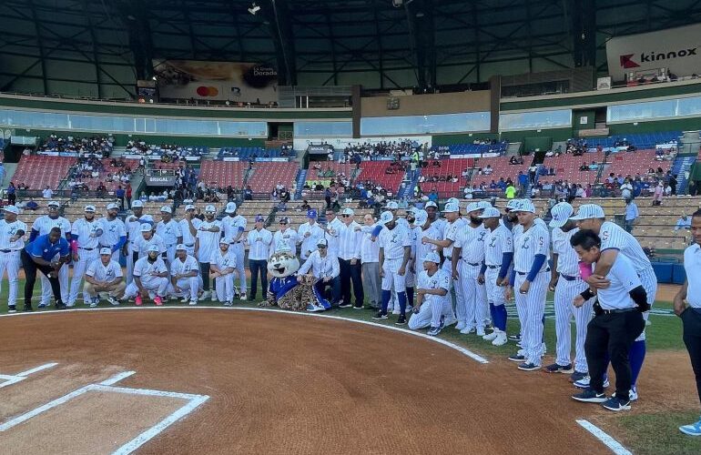 Los Tigres del Licey reciben anillos