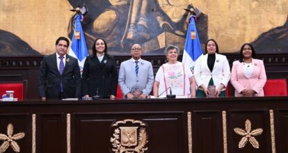 Beatriz Paredes aboga por igualdad y seguridad social en conferencia sobre la violencia de género