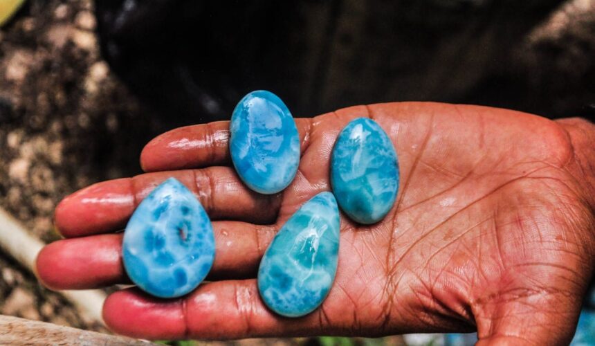 RD exportó 55 mil libras de larimar en 2024