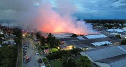 Se incendia empresa de tabacos en SPM