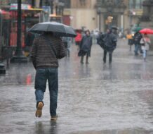 Se esperan lluvias dispersas y tronadas aisladas debido a sistema frontal para este sábado