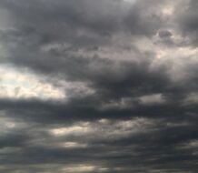 pronostican lluvias débiles y temperaturas frescas para este domingo