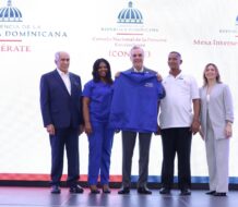 Abinader designa oficialmente a 90 personas cuidadoras en Conape